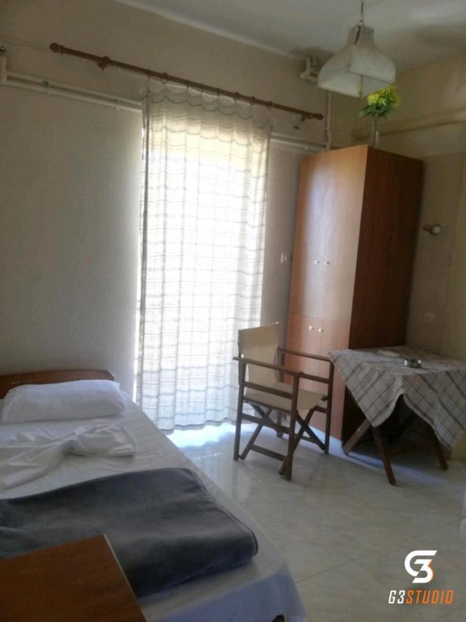 Pansion Vasiliki Apartment Ouranoupoli Bagian luar foto